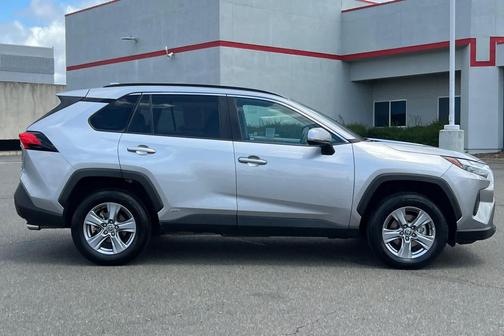 Silver Sky Metallic 2022 Toyota RAV4 Hybrid XLE