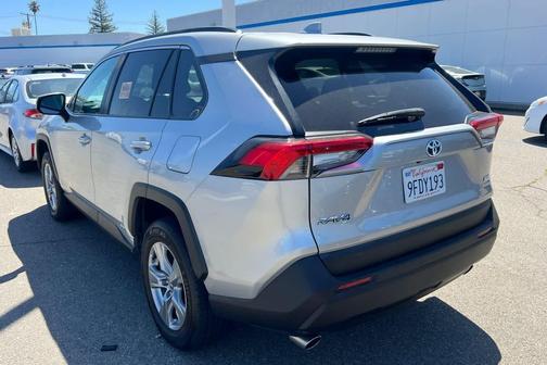 Silver Sky Metallic 2022 Toyota RAV4 Hybrid XLE