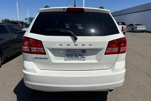 Vice White 2018 Dodge Journey SE
