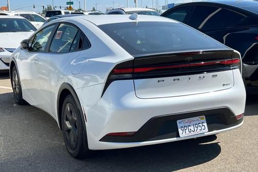 2024 Toyota Prius LE