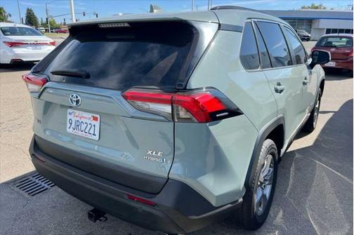 2022 Toyota RAV4 Hybrid XLE