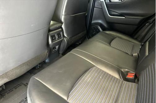 2019 Toyota RAV4 Hybrid SE