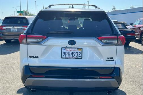 2019 Toyota RAV4 Hybrid SE