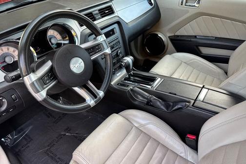 2010 Ford Mustang Base