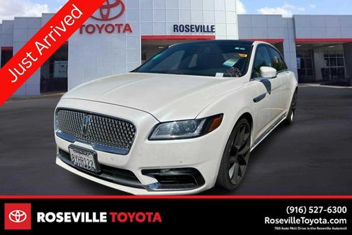 White Platinum Metallic Tri-Coat 2018 Lincoln Continental Reserve