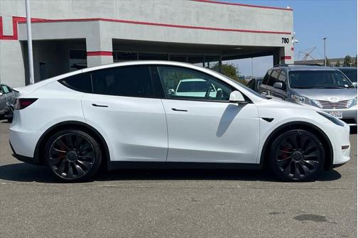 2022 Tesla Model Y Performance Dual Motor All-Wheel Drive