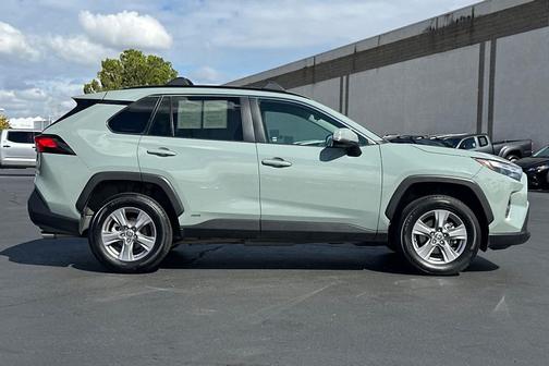 2023 Toyota RAV4 Hybrid XLE