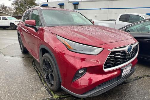 2023 Toyota Highlander Hybrid XLE