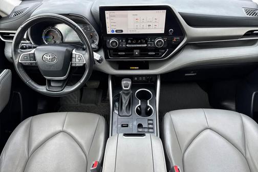 2023 Toyota Highlander Hybrid XLE