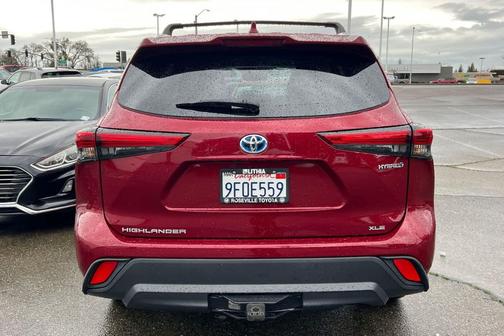 2023 Toyota Highlander Hybrid XLE