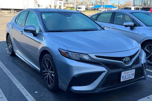2024 Toyota Camry SE