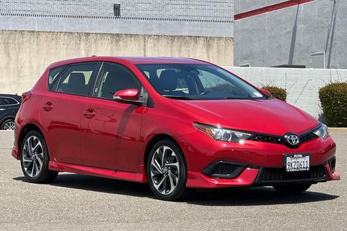 Barcelona Red Metallic 2018 Toyota Corolla iM Base