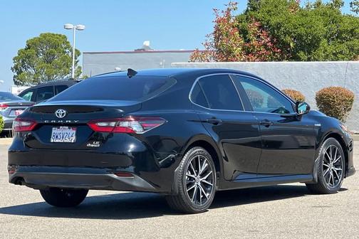 Midnight Black Metallic 2021 Toyota Camry LE