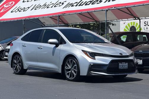 Classic Silver Metallic 2022 Toyota Corolla SE