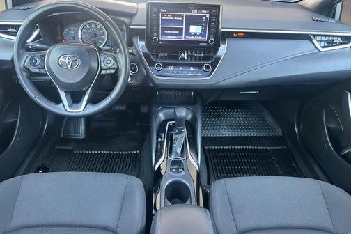 Classic Silver Metallic 2022 Toyota Corolla SE