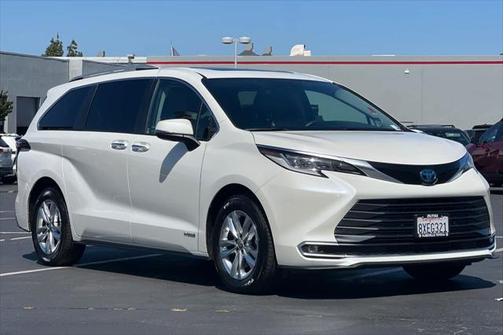2021 Toyota Sienna Limited 7-Passenger
