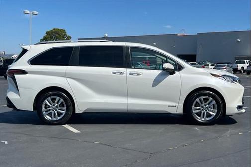 2021 Toyota Sienna Limited 7-Passenger