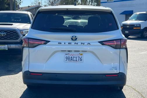 2021 Toyota Sienna XLE 7 Passenger