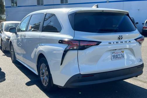 2021 Toyota Sienna XLE 7 Passenger