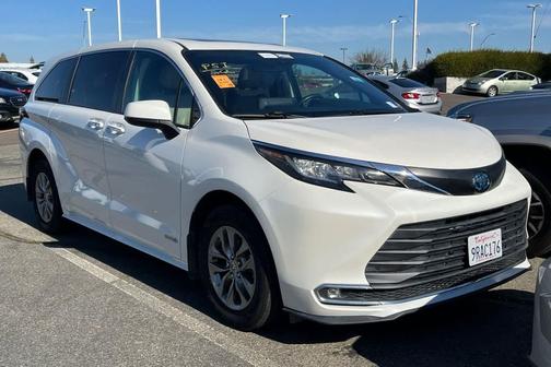 2021 Toyota Sienna XLE 7 Passenger