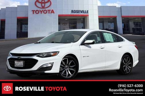 Summit White 2022 Chevrolet Malibu FWD RS