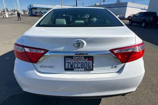 2017 Toyota Camry LE