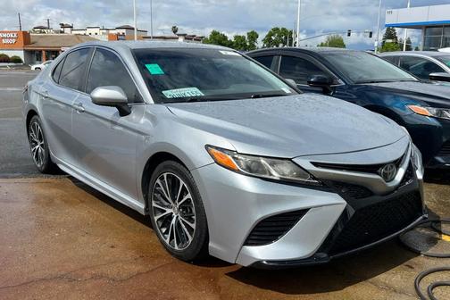 Celestial Silver Metallic 2018 Toyota Camry SE
