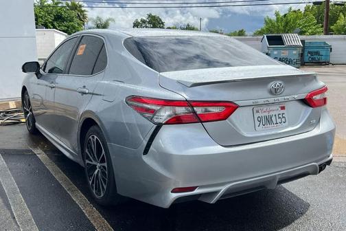 Celestial Silver Metallic 2018 Toyota Camry SE