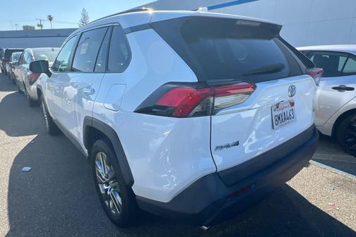 Super White 2019 Toyota RAV4 XLE Premium
