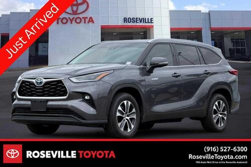 Magnetic Gray Metallic 2021 Toyota Highlander Hybrid XLE
