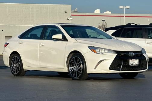 2016 Toyota Camry SE