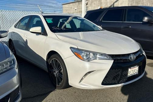 2016 Toyota Camry SE