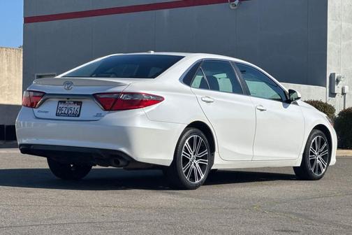 2016 Toyota Camry SE