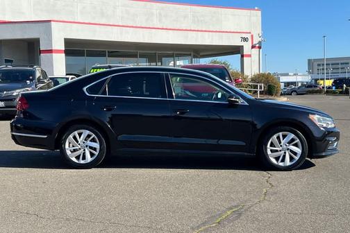 2018 Volkswagen Passat 2.0T SE