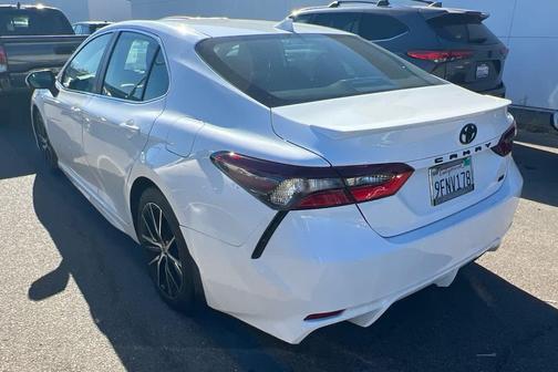 Ice Cap 2023 Toyota Camry SE