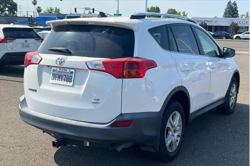 2015 Toyota RAV4 LE