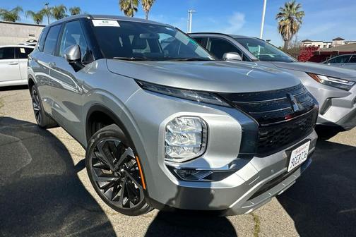 2023 Mitsubishi Outlander SE 2.5 2WD