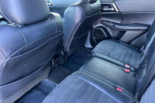 Alloy Silver Metallic 2023 Mitsubishi Outlander SE 2.5 2WD