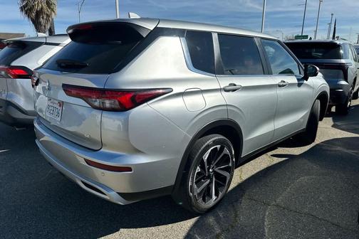 2023 Mitsubishi Outlander SE 2.5 2WD