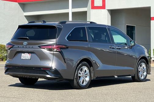 Predawn Gray Mica 2022 Toyota Sienna XSE 7 Passenger