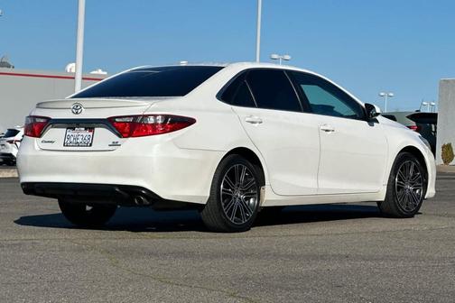 2016 Toyota Camry SE w/Special Edition Pkg