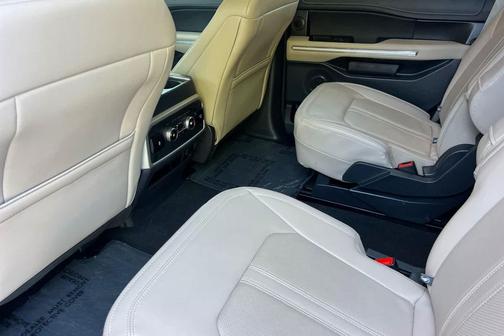 Dark Matter Gray Metallic 2024 Ford Expedition Limited