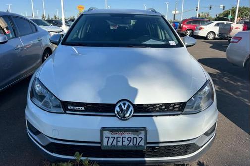 2017 Volkswagen Golf Alltrack TSI S