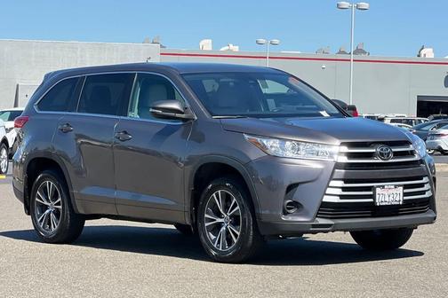 Predawn Gray Mica 2017 Toyota Highlander LE