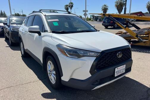 Wind Chill Pearl 2022 Toyota Corolla Cross LE