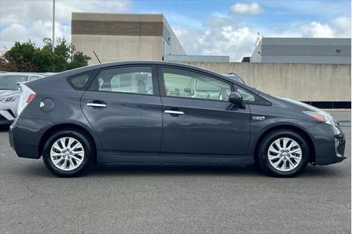 2014 Toyota Prius Plug-in Advanced