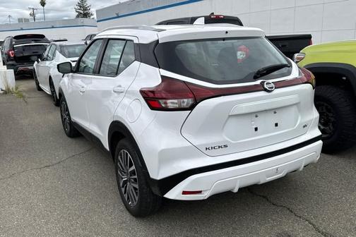 2021 Nissan Kicks SV