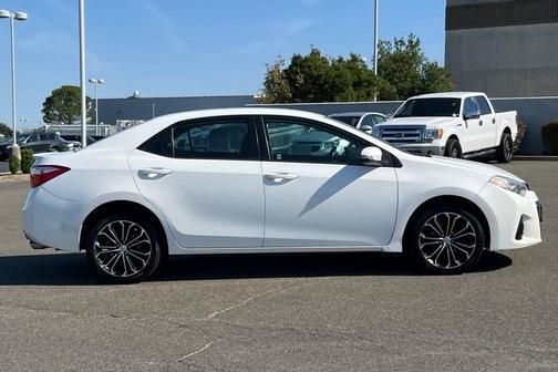 Super White 2014 Toyota Corolla S Plus