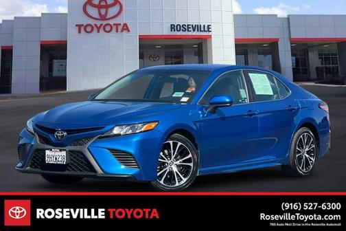 2020 Toyota Camry SE