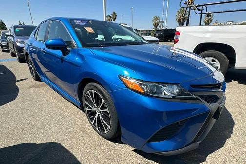 2020 Toyota Camry SE